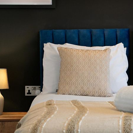Newark House Premium Apartments With Sofa Beds - Wifi - Free Parking - Perfect For Contractors! Peterborough Exterior foto