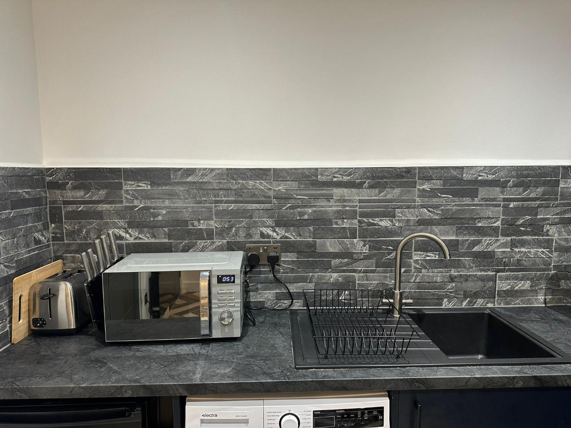 Newark House Premium Apartments With Sofa Beds - Wifi - Free Parking - Perfect For Contractors! Peterborough Exterior foto